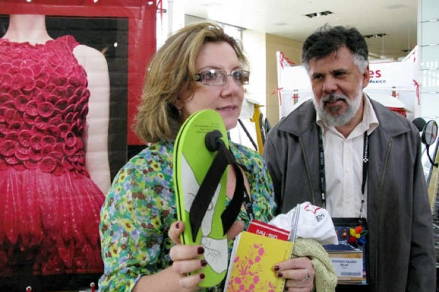 Visitors at the ArtMoves installation during the XVII International AIDS Conference