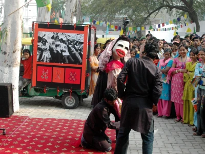 ArtMoves Performance at Safdarjung Station
