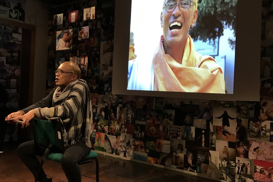 A Through Positive Eyes artivist sharing a personal story during live storytelling